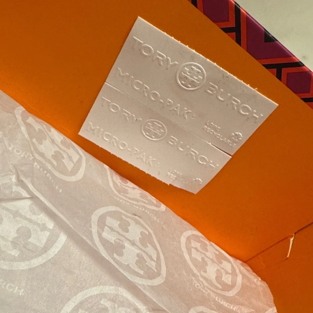 Tory Burch Patterned Box - Picture 4 of 4